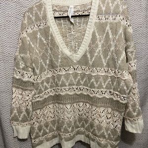 Aeropostale Sweater Gold Accent Grey & Cream SZ M